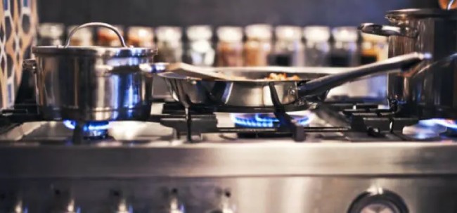 Factors to consider when choosing cookware for gas stoves