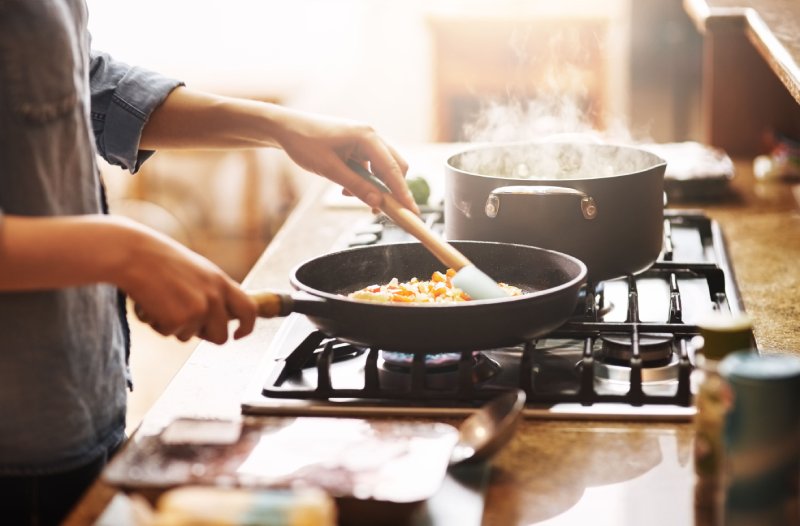 How to determine if your nonstick pan is suitable for gas stoves