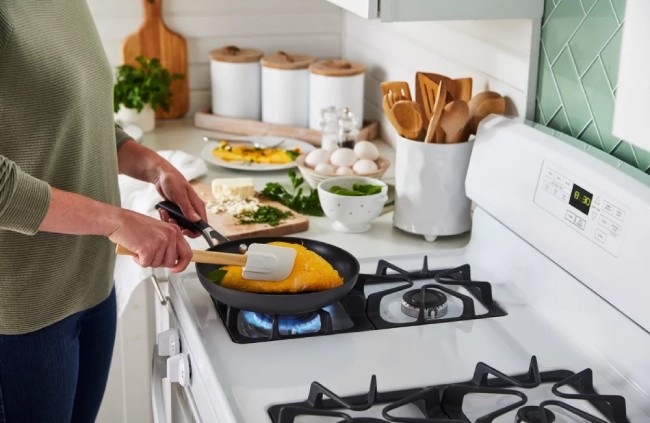 Can you use Calphalon on a gas stove